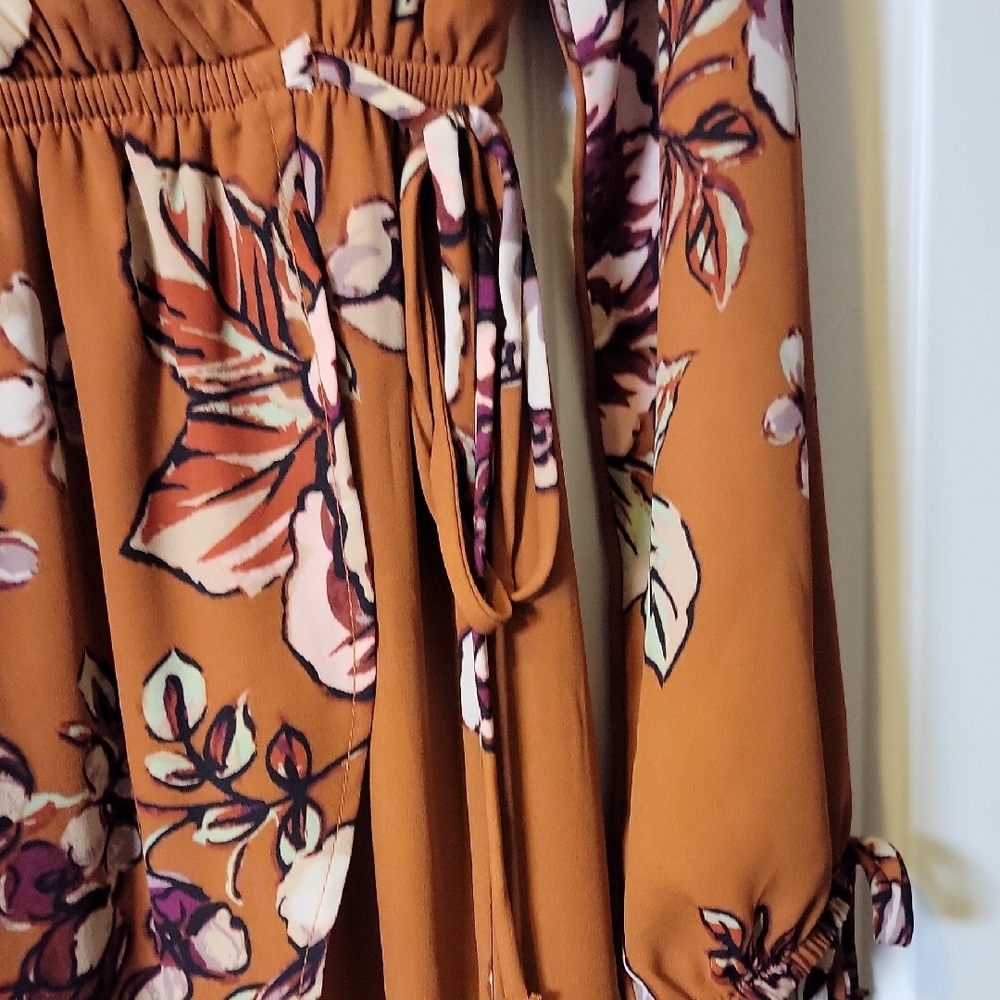 One Clothing Floral Long Sleeve Dress in Brown and Cream - Picture 4 of 4